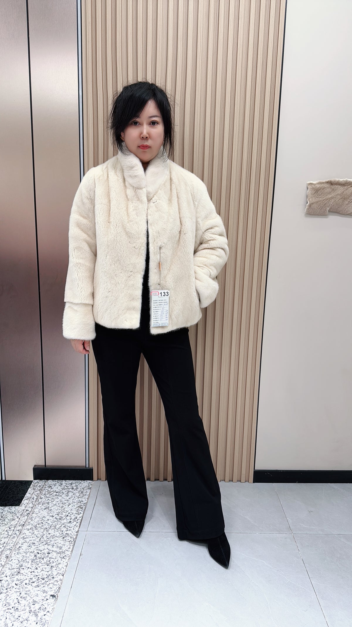 No. 133 Off-white stand-collar mink fur coat