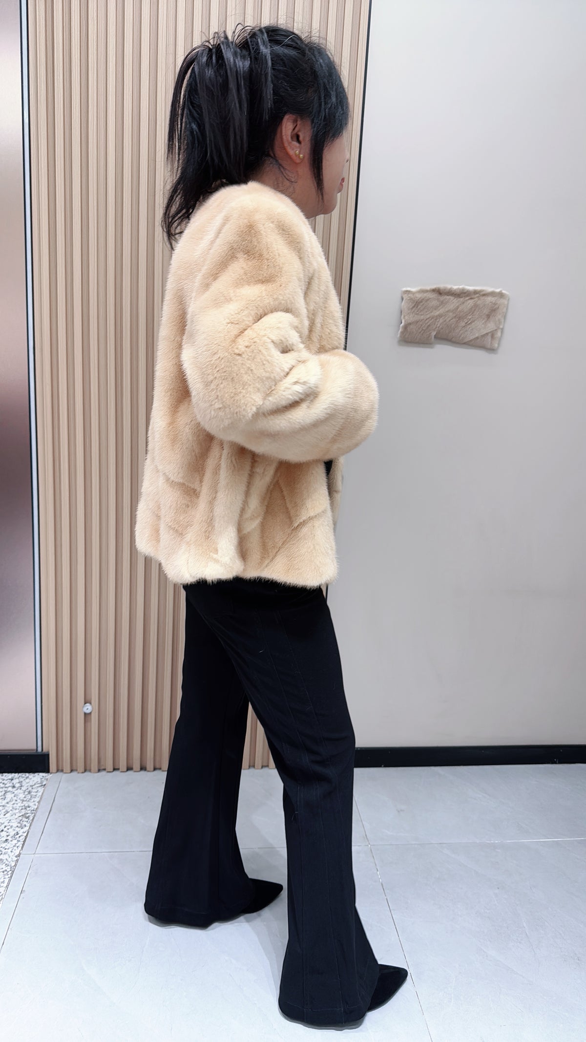 No. 120 Beige V-neck mink fur coat