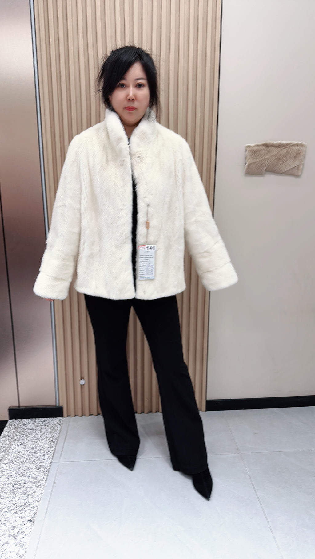No. 141 Off-white stand-collar mink fur coat