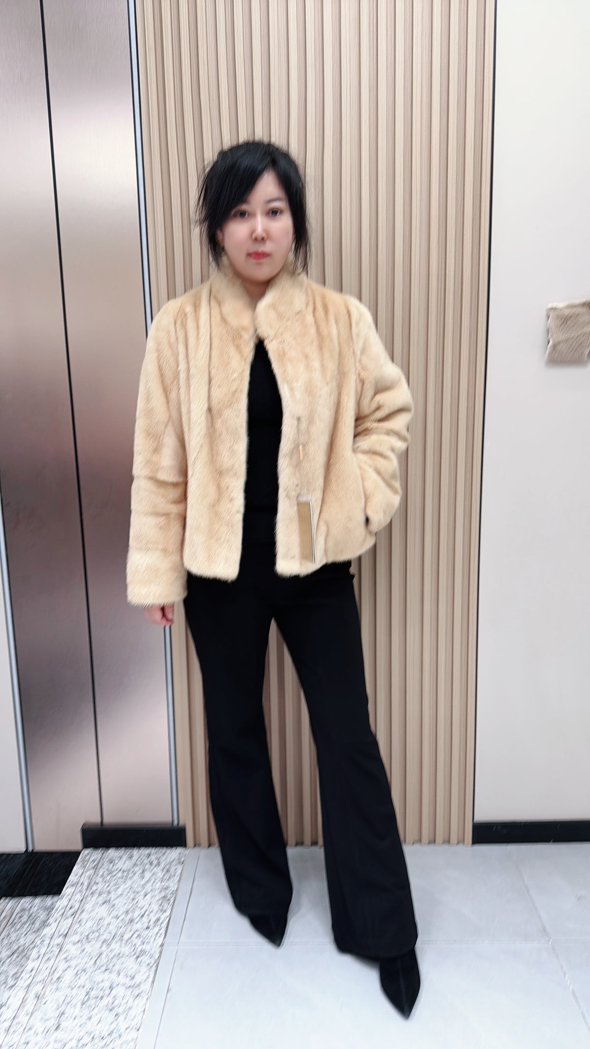 No. 139 Beige V-neck mink fur coat