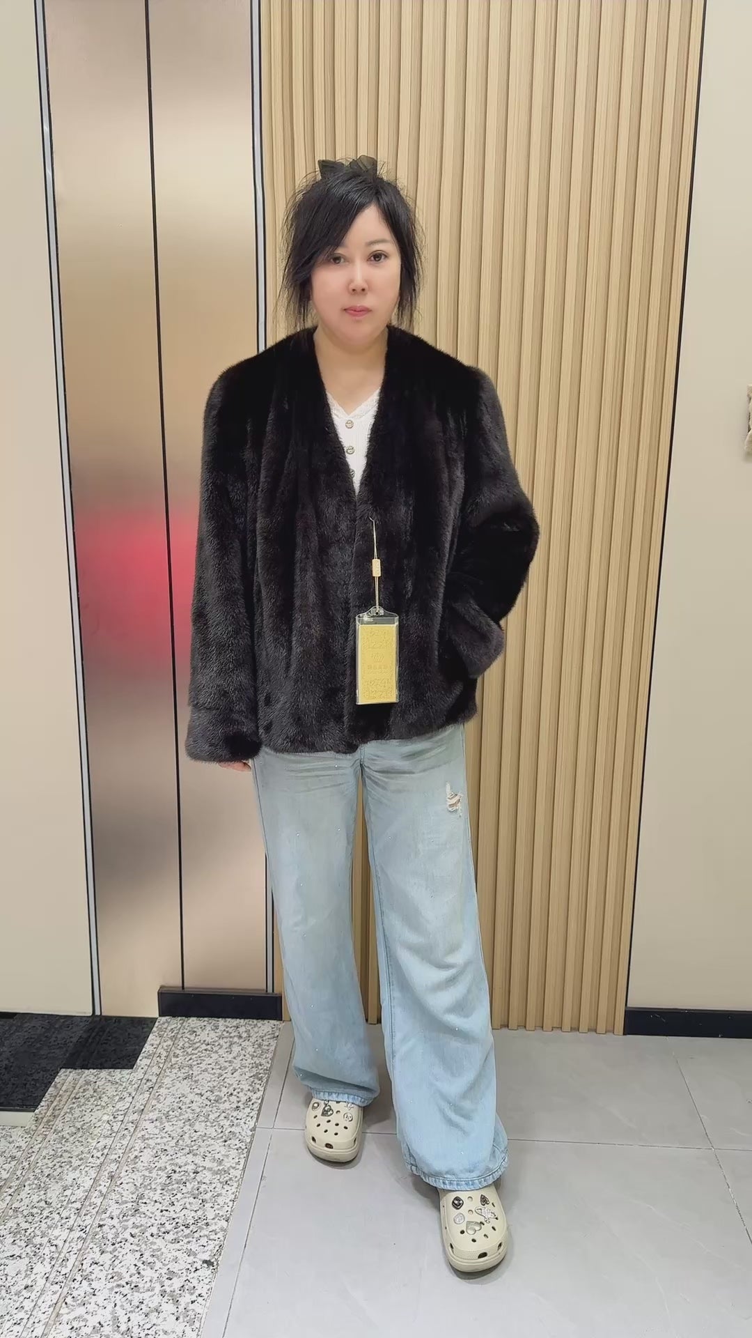 028 Brown V-neck velvet-finish mink fur coat