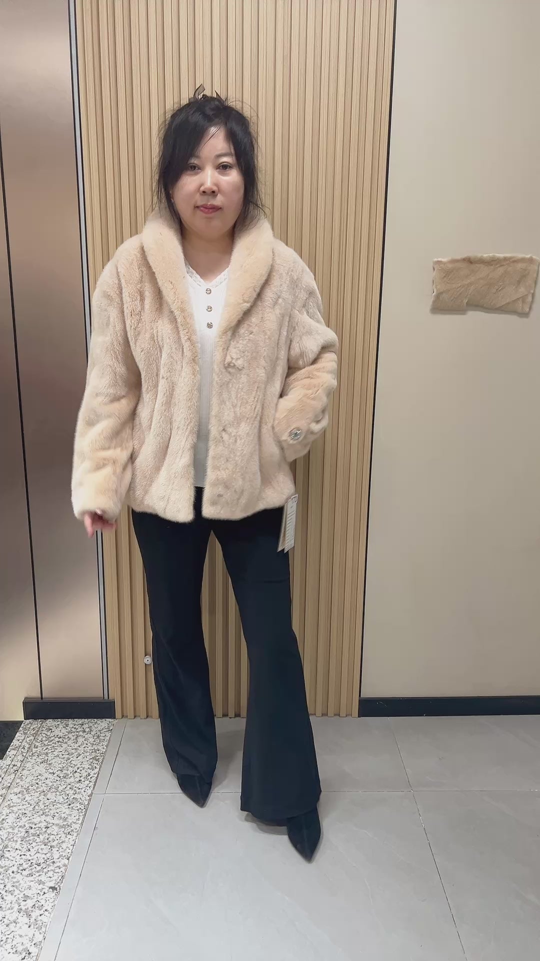 No. 173 Beige Mink Fur Coat (Banana Collar)