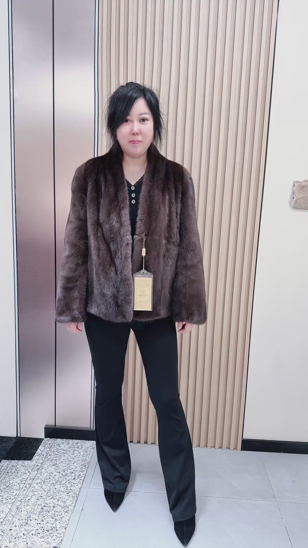 No. 038 Brown V-neck mink coat