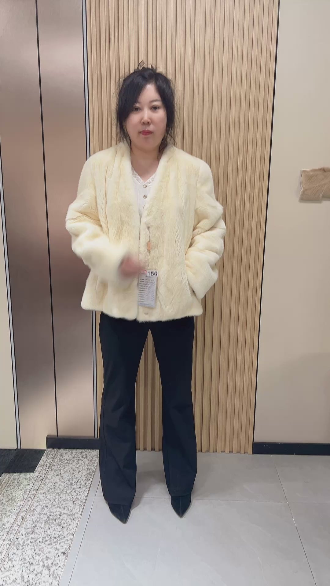 No. 156 Off-white V-neck mink fur coat