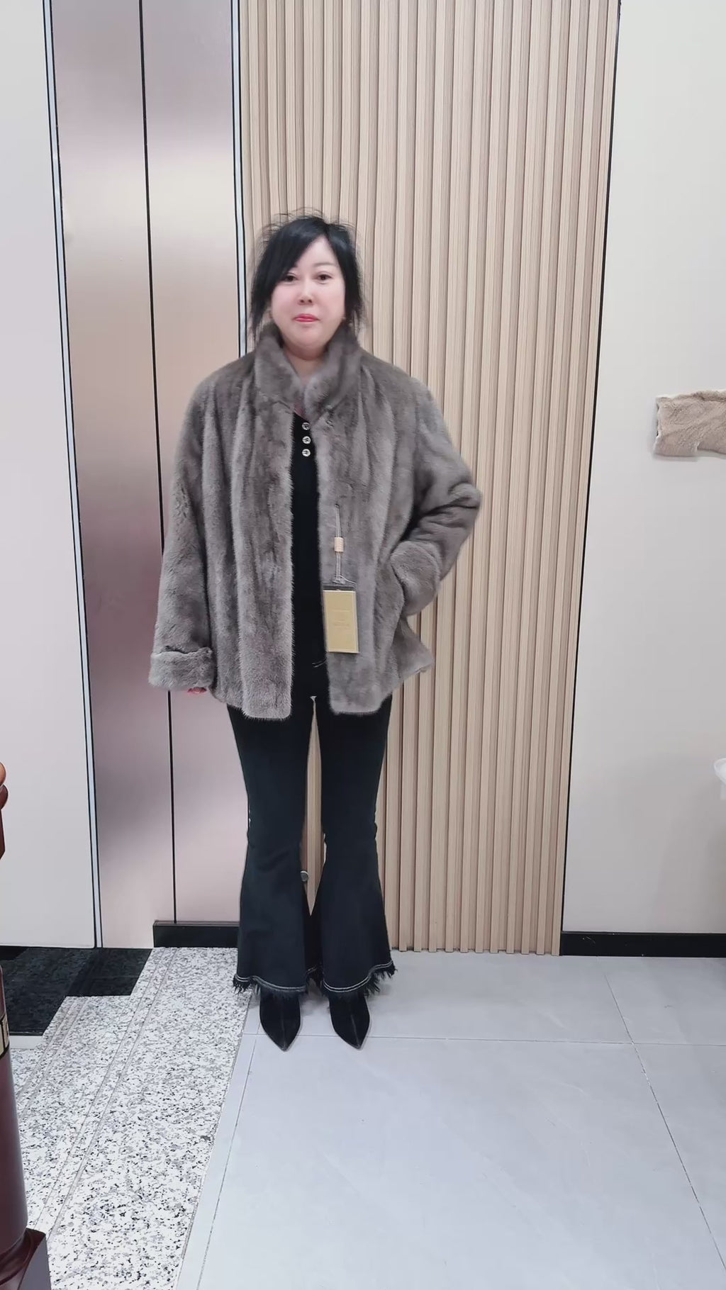 No. 076 Latte-grey stand-collar mink fur coat (with turn-back cuffs)