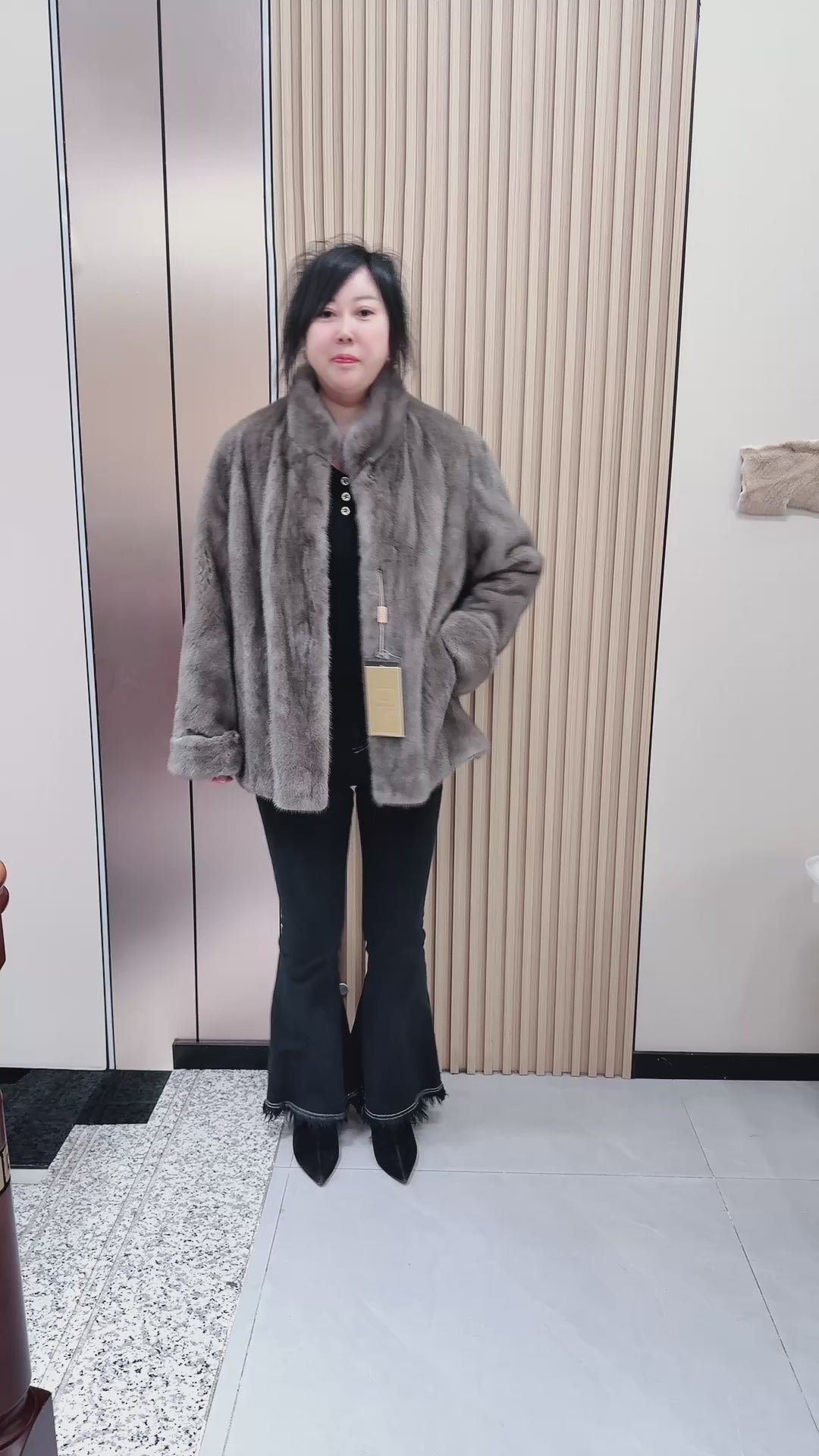 No. 076 Latte-grey stand-collar mink fur coat (with turn-back cuffs)