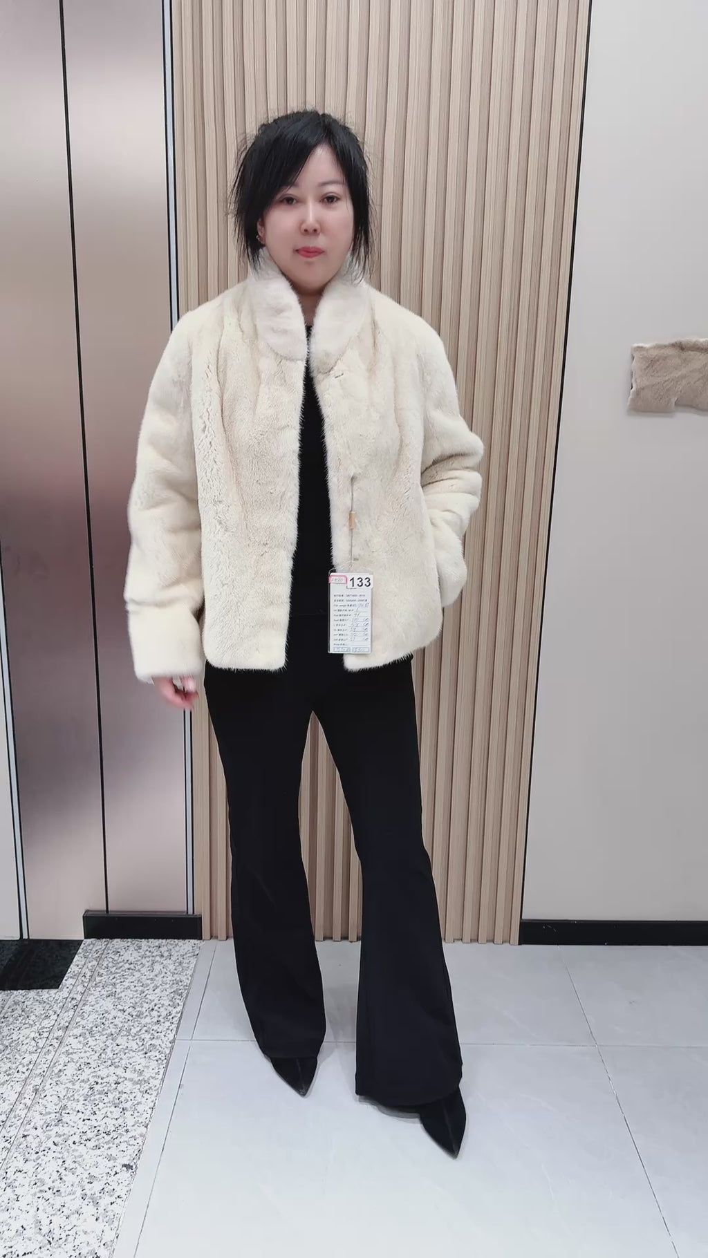 No. 133 Off-white stand-collar mink fur coat