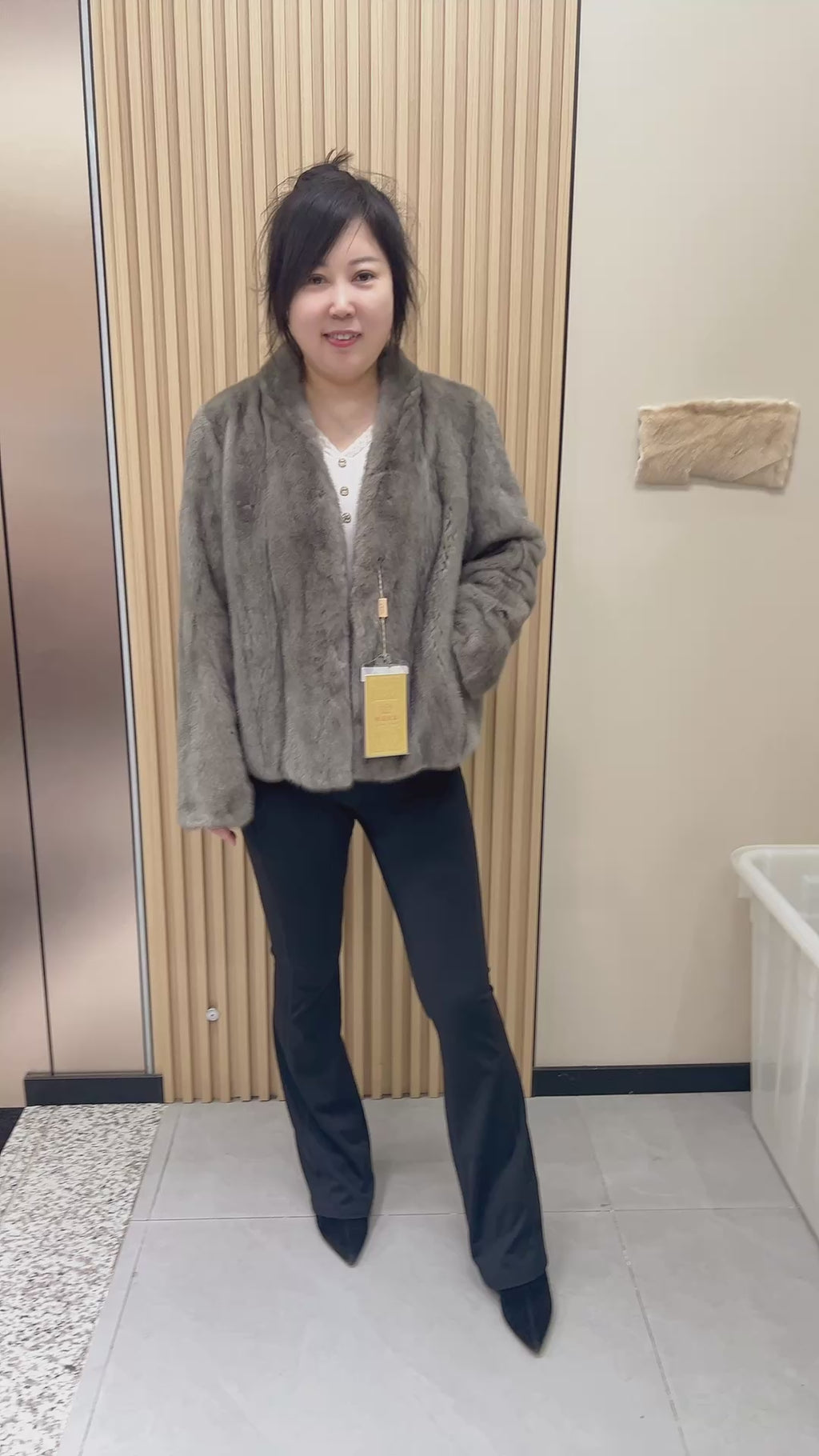 No. 245 Latte-Grey V-Neck Mink Fur Coat