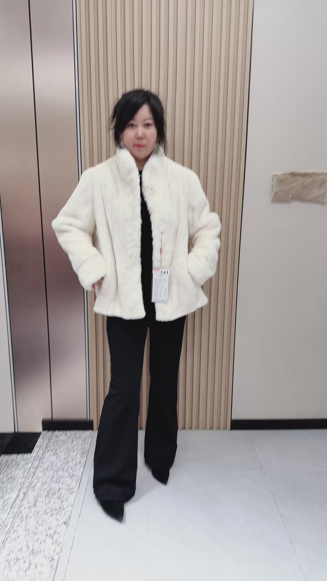 No. 141 Off-white stand-collar mink fur coat