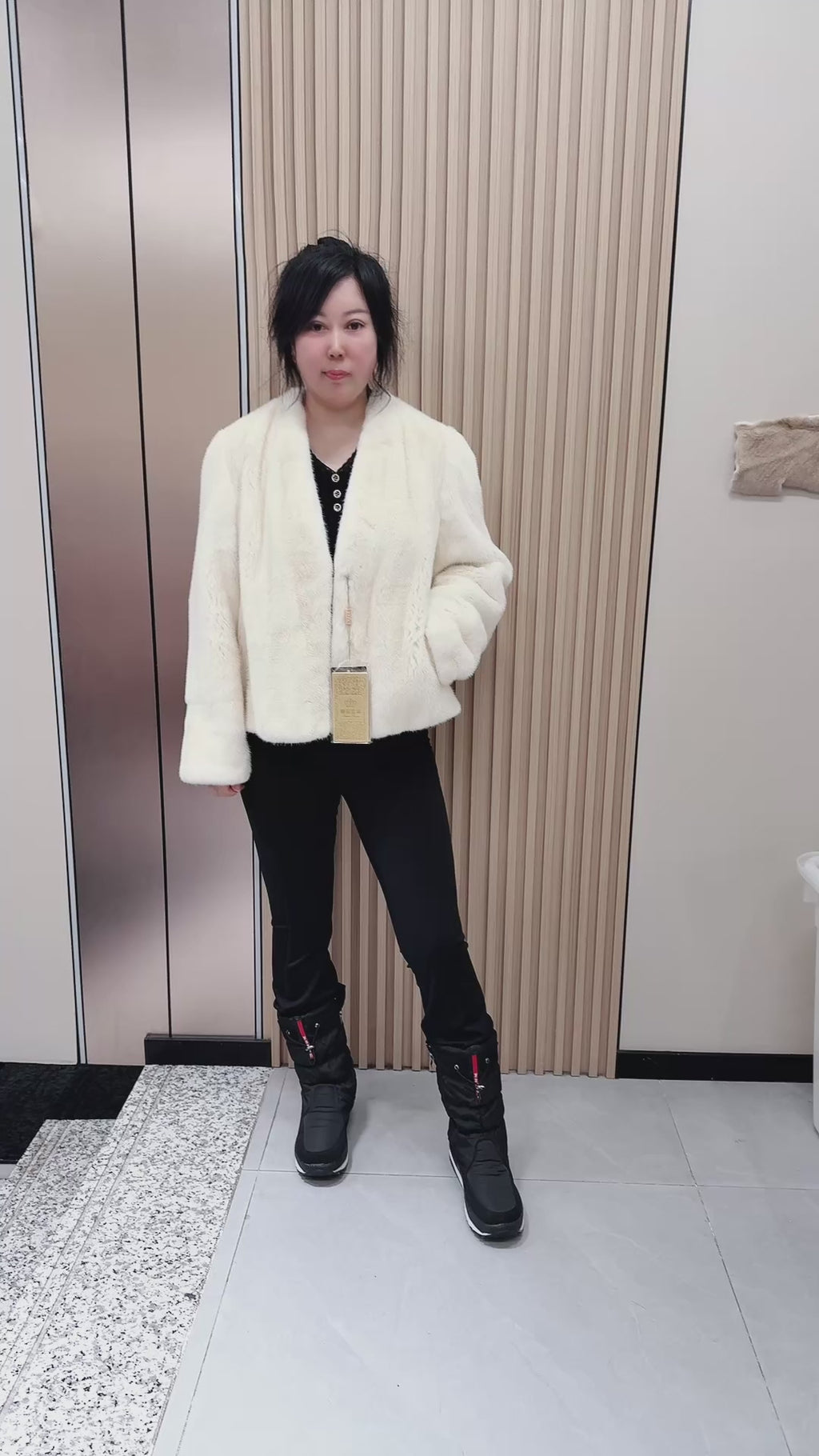 No. 058 Off-white V-neck mink fur coat
