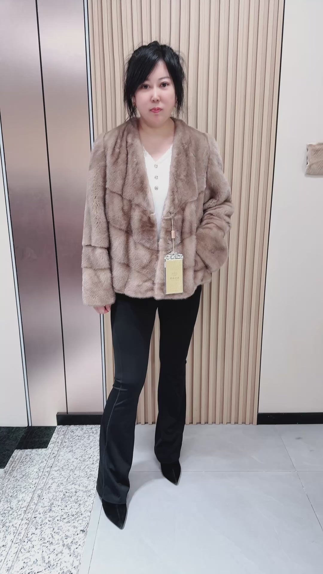 No. 039 Beige V-neck mink fur coat (AB fit)