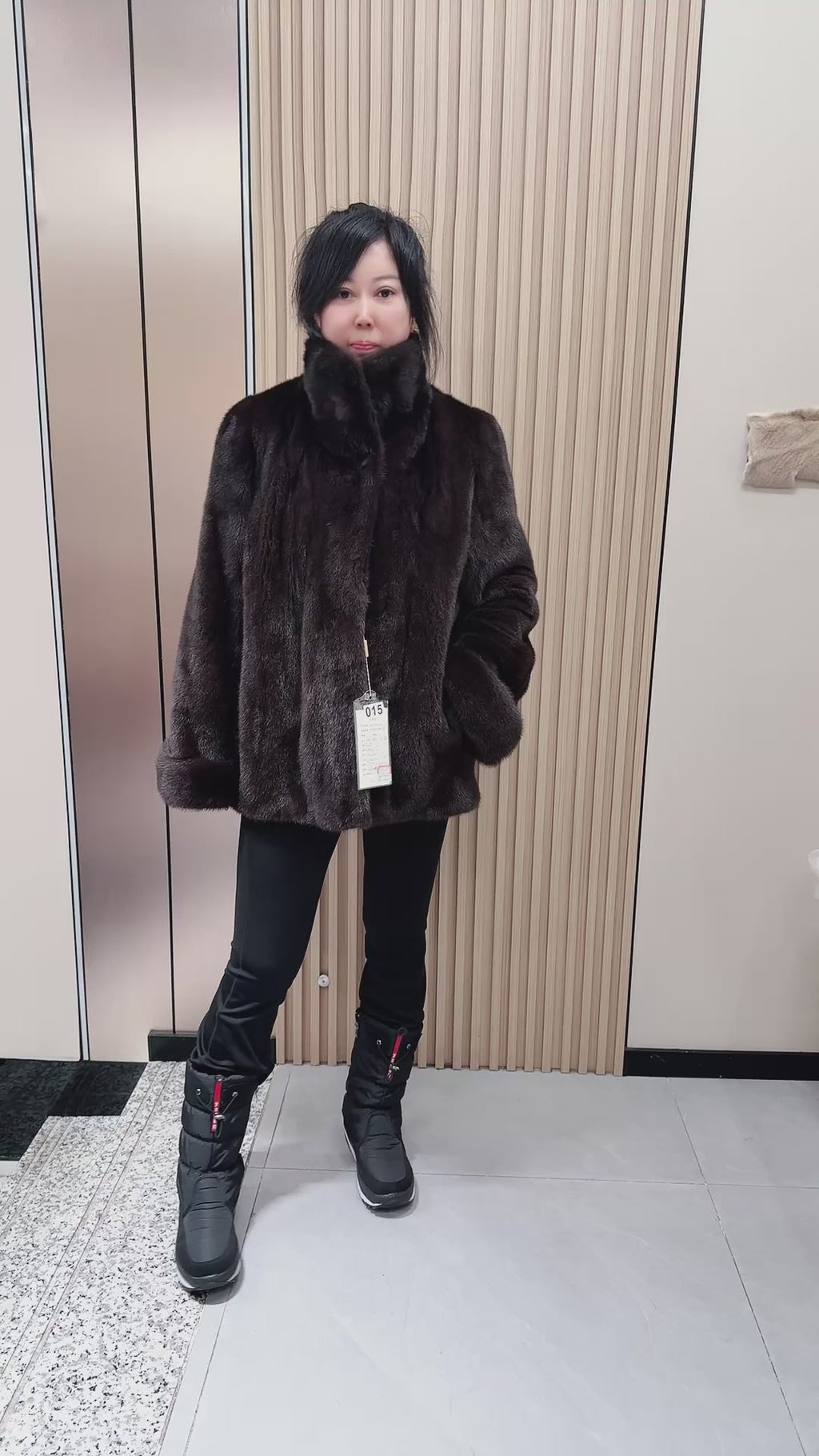 No. 015 Brown mink coat with lapels and turn-up cuffs