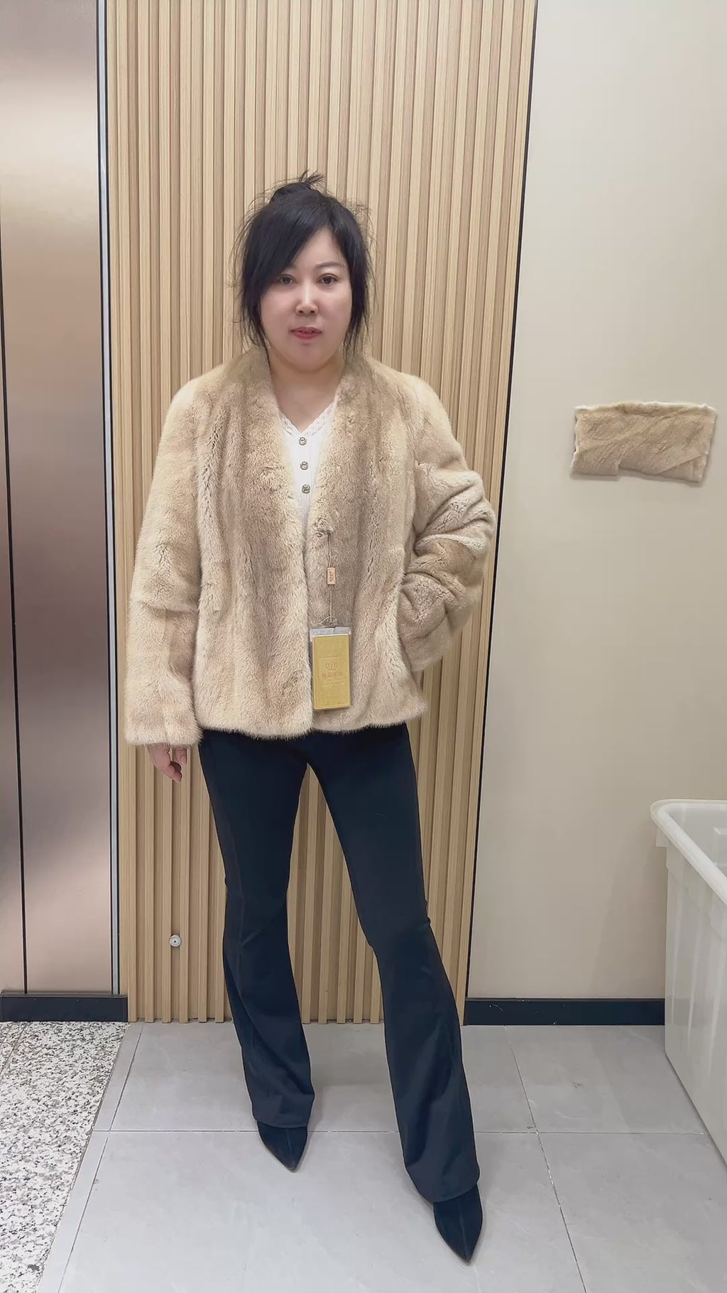 No. 239 Light Brown V-Neck Mink Fur Coat